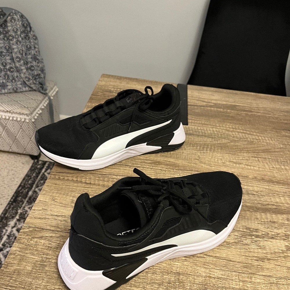 Black men Puma sneakers size 11